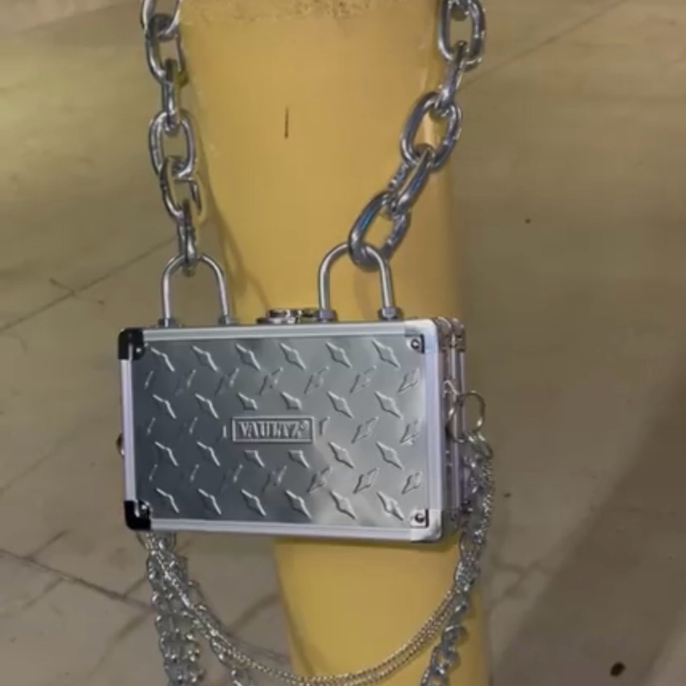 Vaultz Silver Mini Locking Case with Chain